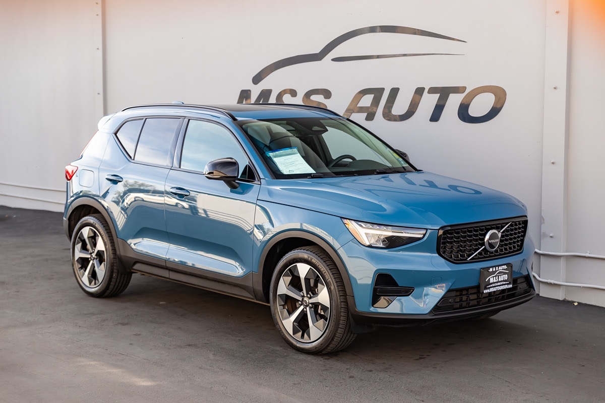 Sold 2024 Volvo XC40 Core Dark Theme in Sacramento